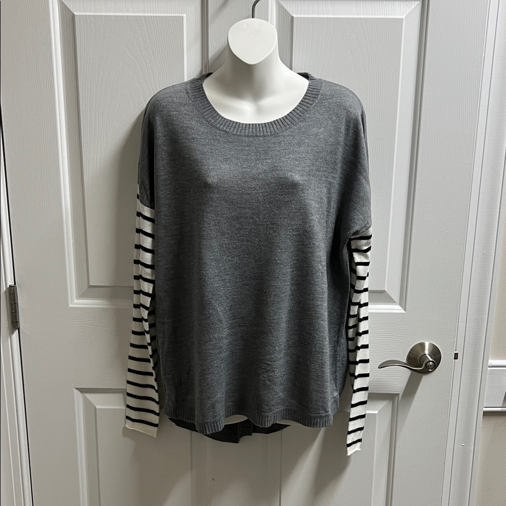 French Connection Women’s Gray Sweater With Striped Sleeves Size Large L 3146